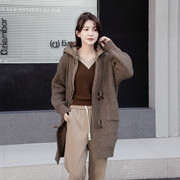 秋冬韩版女长款针织毛衣宽松开衫，连帽外套加厚口袋，纯色假两件设计