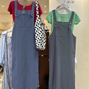 韩系复古经典条纹休闲背带连衣裙，女2024夏设计(夏设计)感口袋宽松长裙