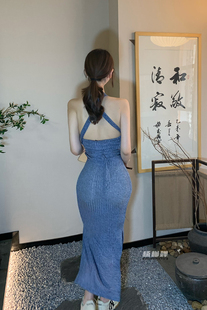杨柳婵#高级感显瘦露背连衣裙，2023挂脖吊带，长款气质蓝色裙子女夏