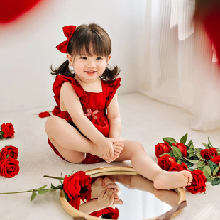红玫瑰主题套装女童夏季短袖背带连体花边喜庆2023周岁，小童摄影楼