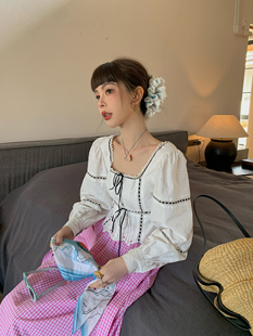 lerouge周美美(周美美)巴伐利亚法式方领镂空蕾丝刺绣绑带灯笼袖衬衫上衣