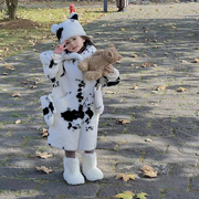 奶牛纹三件套童装2023冬儿童颗粒羊剪绒，皮草外套男女童羊羔毛