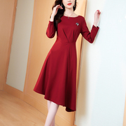 红色礼服连衣裙女2024年秋冬季高端宴会气质不规则长款裙子