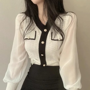 韩国ins早春设计感雪纺拼接长袖针织衫女珍珠，扣拼色v领套头打底衫