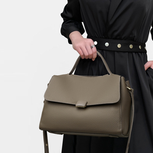 ccamo2024年流行的包包女款大容量，单肩包质感真皮黑色手提斜跨包