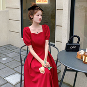 2023年春夏红色礼服裙大码短袖蝴蝶结绑带方领高级感法式长裙