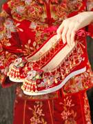 新娘结婚鞋配秀禾服汉服鞋子内增高古装中式婚礼红色古风绣花鞋女