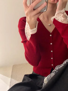法式蕾丝拼接v领针织开衫女秋冬设计感小众修身显瘦红色毛衣上衣