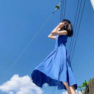今年流行漂亮裙子小个子海边度假法式气质蓝色无袖连衣裙女夏