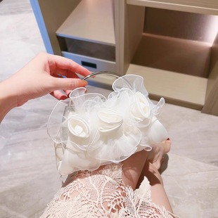 复古珍珠花朵手提包女士2024高端手拿包白色玫瑰晚宴会礼服包
