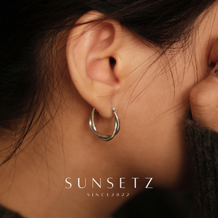 sunsetz纯银圆圈麻花耳环女小众，设计做旧泰银素圈耳扣ins百搭耳饰