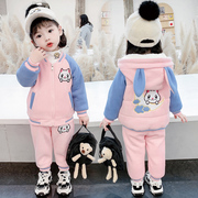 女童冬装三件套洋气，韩版1-5岁6小童加绒加厚女宝宝秋冬季外套