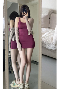 enen新春套装2023葡萄紫性感，辣妹吊带连衣裙，紧身显瘦纯欲包臀短裙