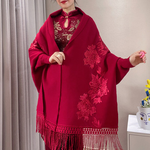 冬天妈妈披肩婚礼搭配金丝绒，旗袍礼服酒红色刺绣，长款婆婆喜服婚宴
