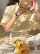 奶黄色短袖衬衫女夏季2024年法式甜美韩系chic别致上衣衬衣潮