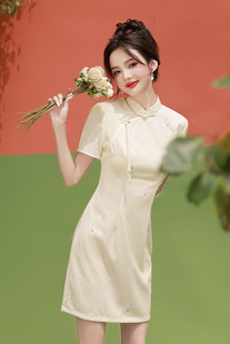 改良版旗袍夏季年轻款中国风少女可爱小个子米色，新中式连衣裙短款