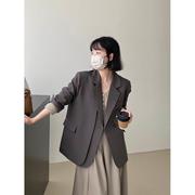 高级感灰色小西装外套女韩版双门襟设计感小众小个子休闲气质西服