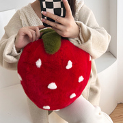 超大号草莓毛绒抱枕玩偶丑萌可爱卡通，日系獭兔毛柔软冬季客厅摆件