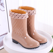 时尚雨鞋女士中筒保暖秋冬雨靴防滑女式水鞋高筒，胶鞋成人加绒水靴