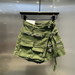 军绿色牛仔裤裙2024年夏季洋气时尚包包，口袋拉链装饰弹力短裤
