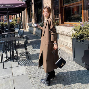 咖啡色西装风衣外套女秋季双排扣今年流行中长款大衣