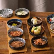 日式陶瓷调味碟复古圆形小碟子，醋碟酱油碟，创意小吃碟商用凉菜碟子