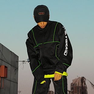 thevbrand嘻哈，街头荧光绿拼条设计宽松版型，休闲宽松运动外套