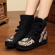 老北京布鞋女坡跟厚底，民族风舞蹈春秋季黑增高靴子