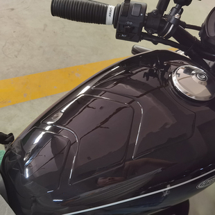 摩托车改装油箱保护贴GV300鱼骨雷神1000加厚硬汉800防刮耐磨软胶