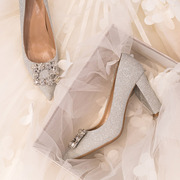 主婚纱婚鞋女粗跟亮片银色高跟鞋防水台2021年夏季新娘水晶鞋