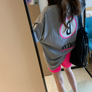 设计款2024夏季女装oversize荧光粉色字母宽松盖臀灰短袖t恤