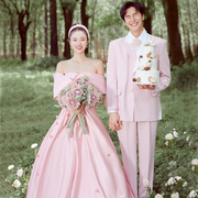 影楼主题森系情侣套装粉色婚纱礼服露肩个性缎面工作室外景摄影服