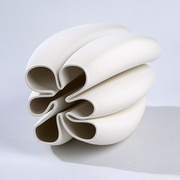 现代简约3d打印陶瓷花器哑光，白色艺术皱褶花瓶大号样板间装饰摆件