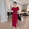 高级感优雅中长裙圆领设计感短袖收腰显瘦开衩连衣裙酒红色裙