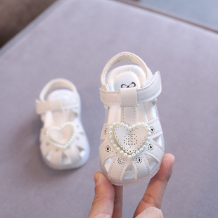 夏季女宝宝凉鞋0-2岁1软底防滑婴儿爱心公主鞋防滑皮鞋学步鞋