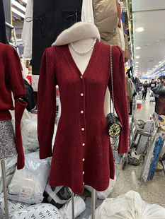 冬季韩版2023年时尚韩国东大门气质淑女亮片针织V领单排扣连衣裙