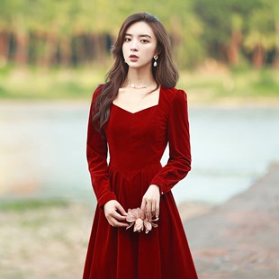 秋冬季内搭裙子法式复古气质高级感红色长袖金丝绒打底连衣裙礼服