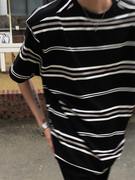 日系潮牌夏季黑白条纹t恤男士韩版宽松休闲短袖，半袖体恤百搭