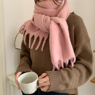 定染粉色羊毛围巾女冬季高级感保暖大围巾披肩，女加厚防寒防风围脖
