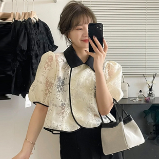韩国chic夏季优雅气质翻领，镶边撞色两粒扣蕾丝钩花泡泡袖衬衫上衣