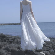 仙气飘逸长款不规则，大摆吊带裙沙滩裙，夏季显瘦背心打底连衣裙白裙