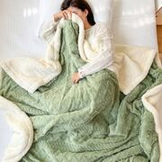 夏季空调毯子薄款办公室午睡毯加厚珊瑚绒法兰绒羊羔绒毛毯午睡沙