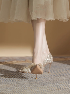 金色水晶婚鞋新娘鞋秀禾主婚纱两穿法式小众高级感蝴蝶结高跟鞋女