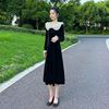 黑色娃娃领金丝绒连衣裙女秋2023法式赫本风气质收腰长袖裙子