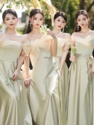 绿色缎面伴娘服2024姐妹团，晚礼服裙大码婚礼小众高级感仙气质
