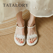 TATA LORY联名女鞋低帮舒适平底一字式扣带珍珠外穿露趾凉鞋