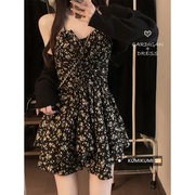 法式黑色碎花连衣裙女装夏季小个子收腰短裙V领吊带裙两件套套裙