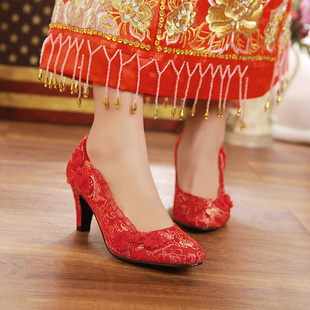 中式红色刺绣秀禾鞋妈妈婚纱，舒适结婚粗跟配马来裙褂新娘绣花婚鞋