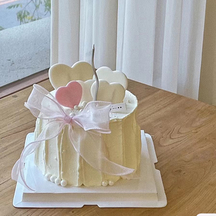 网红ins情人节蛋糕装饰摆件 爱心烘焙模具简约弯曲蜡烛粉白色丝带