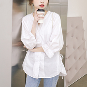 白色收腰减龄V领衬衫女 夏季宽松显瘦休闲衬衣七分袖韩式上衣